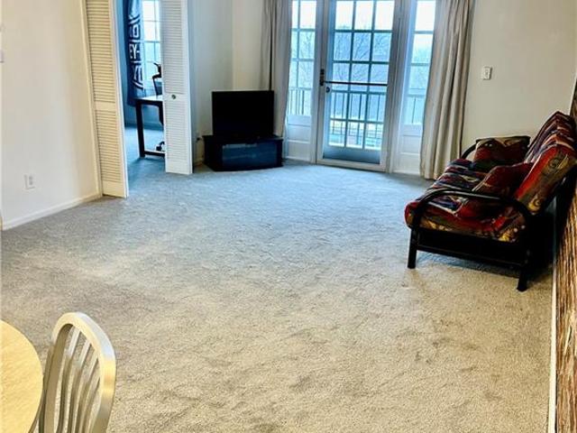 1060 Chatham Park Dr, Unit G, Pittsburgh, PA 15216 | MLS #1707