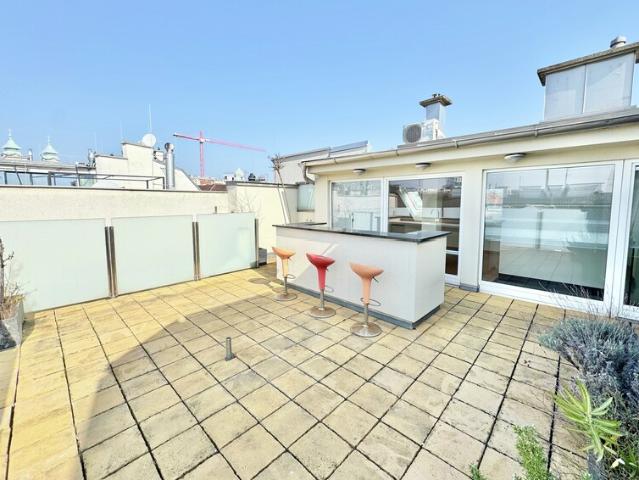 1060 Wien LAIMGRUBENGASSE | EXKLUSIVE DACHTERRASSENWOHNUNG | TRAUMHAFTER 360° WIEN BLICK | 4 ZIMMER | NÄHE NASCHMARKT
