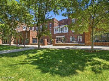 10619 Meeting St 204