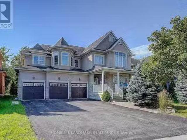 1061 Nellie Little Crescent, Newmarket, ON, L3X 3E3 house fo.