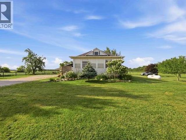 1061 Oil Springs Line, St Clair, ON, N0N 1H0 house for sale | Listing ID 26019 | Royal LePage