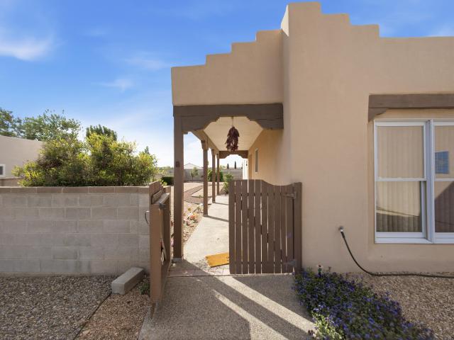 1061 Crestview Drive SW
