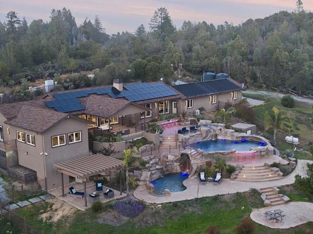 1061 Summit Road