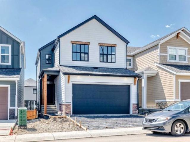 1061 Sawgrass Link Nw, Airdrie, AB, T4B 5V2 house for sale | Listing ID A2323 | Royal LePage