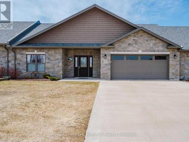 1062 Waterloo Street, Saugeen Shores, ON, N0H 2C3 condo for sale | Listing ID X12941 | Royal LePage