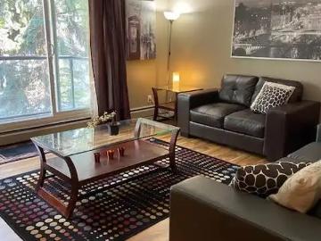 Queen Alexandra, Edmonton, Alberta - Parking