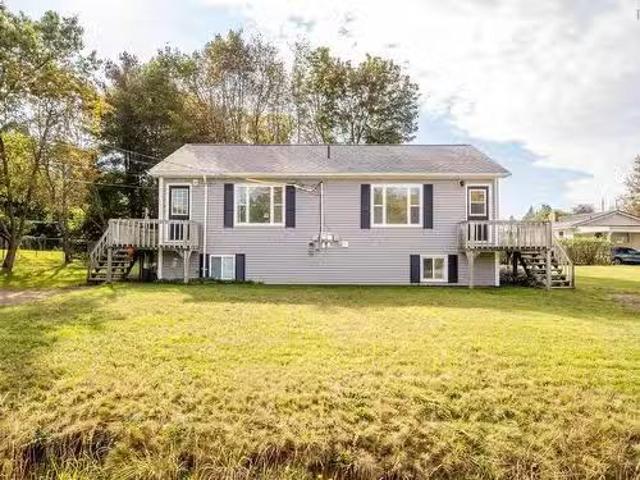 1063/1065 Camhill Court, North Kentville, NS, B4N 2X5 house.
