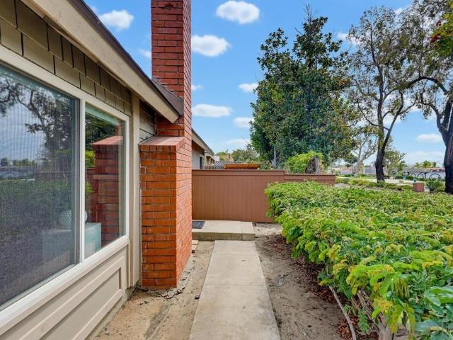 10639 Escobar Dr