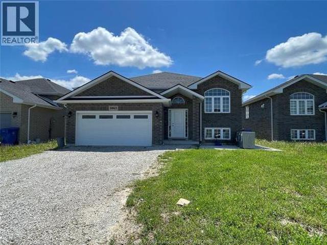 1063 Aspen Ridge Crescent, Lakeshore, ON, N0R 1A0 house for sale | Listing ID 26011 | Royal LePage
