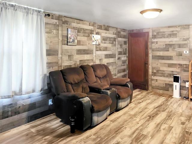 106 1st Street N