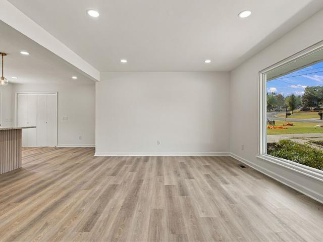 106 Cedarcrest Dr