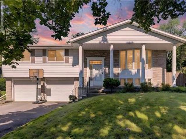 106 Autumn Hill Crescent, Kitchener, ON, N2N 1K7 house for sale | Listing ID 40853 | Royal LePage
