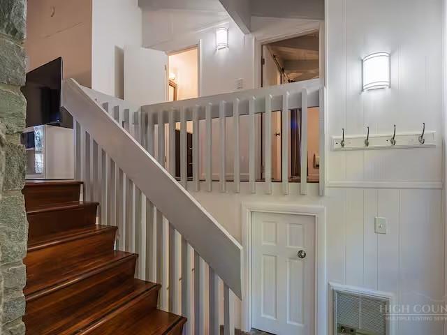 106 Beechwood Lane 1