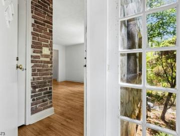 106 Gallows Hill Rd