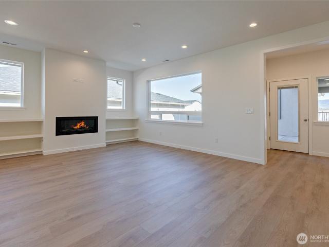 106 E Chinook Road