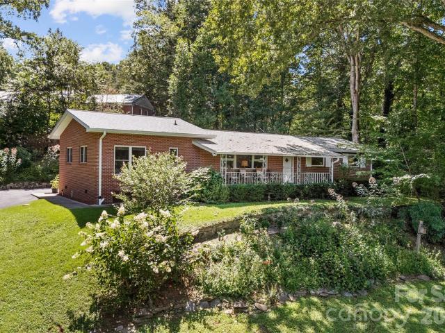 106 Holly Lane