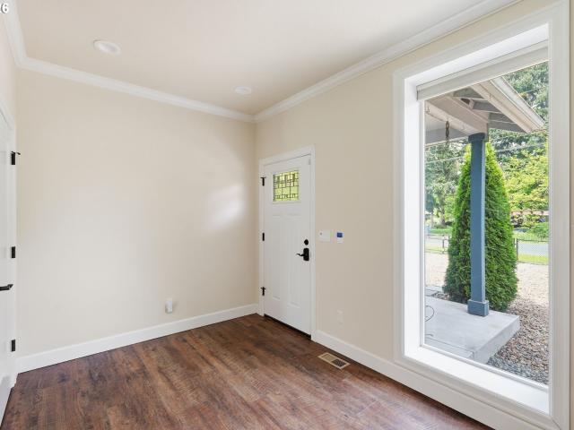 106 hansen ln