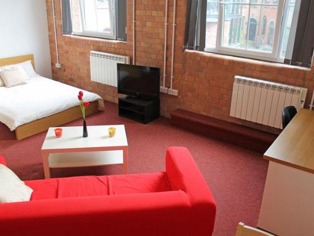 106 Lower Parliament Street Flat 12. Studio to rent £845 pcm £195 pw