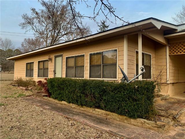 106 Lakeside Drive