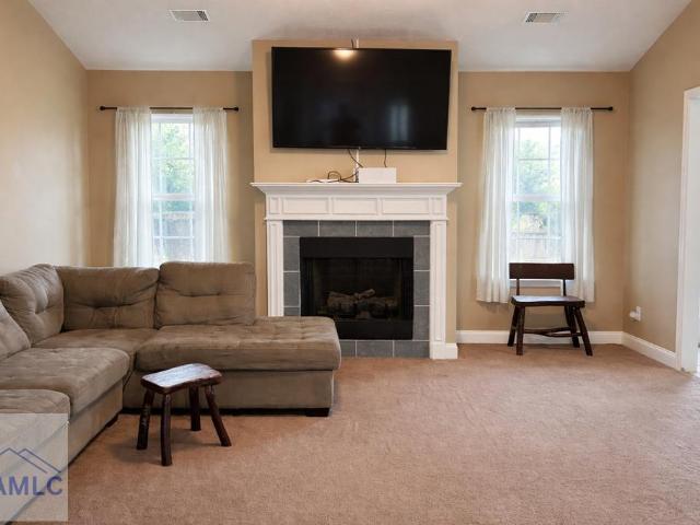 106 Lincoln Drive