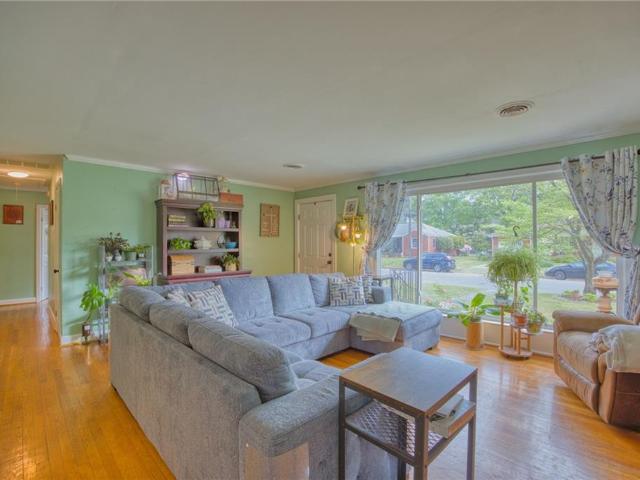 106 Lynn DR