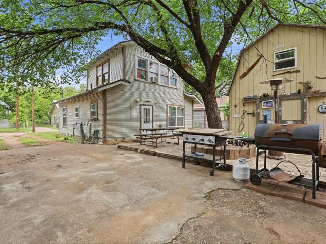 106 May Ave, Cleburne, TX 76031 | MLS #21246