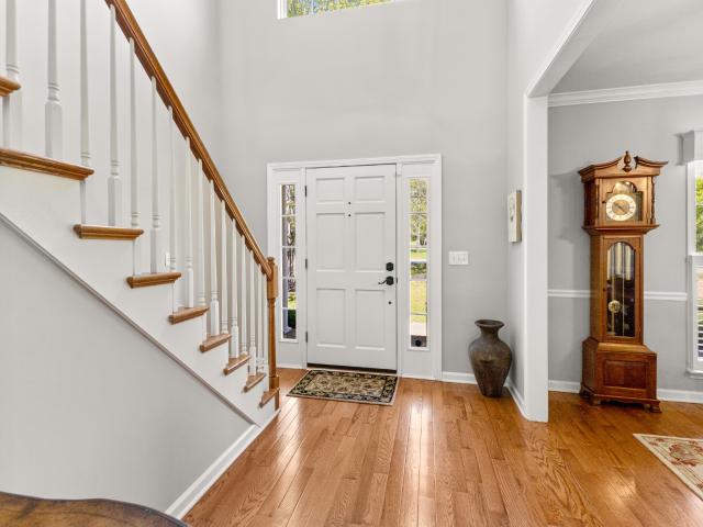 106 Meadowood Loop