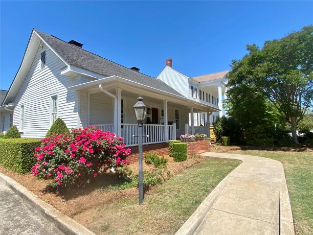 106 N Alexander Avenue
