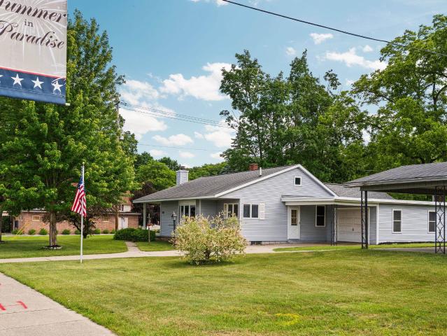 106 N Brownson