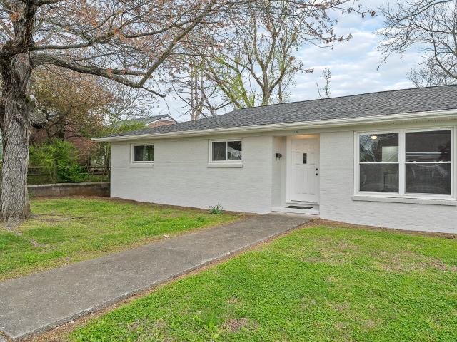 106 N Main St
