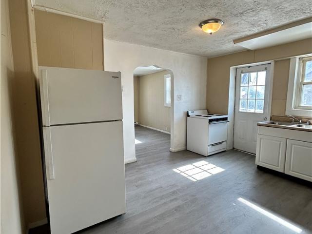 106 S 12th Apt 1