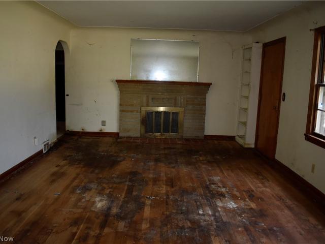 106 S Beverly Avenue