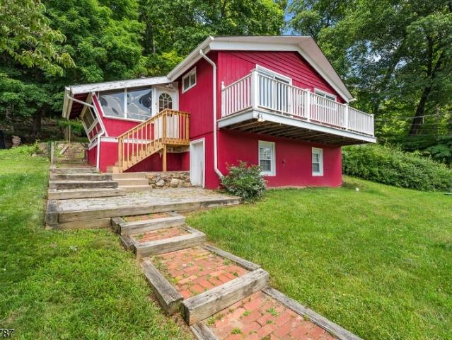 106 Seneca Lake Rd