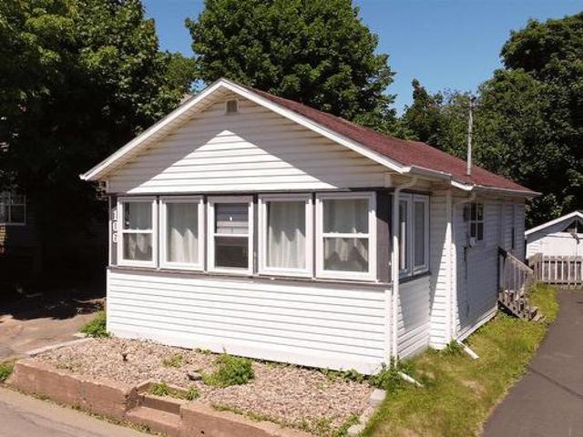 106 Spring Park Road, Charlottetown, PE, C1A 3Y4 house for sale | Listing ID 202619 | Royal LePage