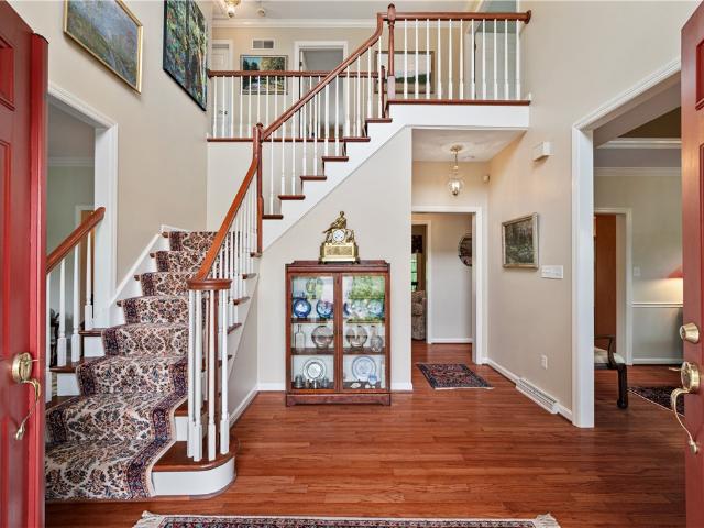 106 Springbrooke Dr