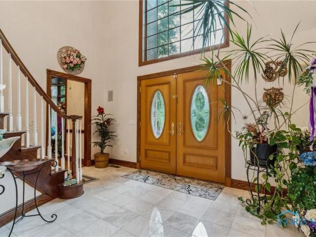 106 Sycamore Woods Ln, Tiffin, OH