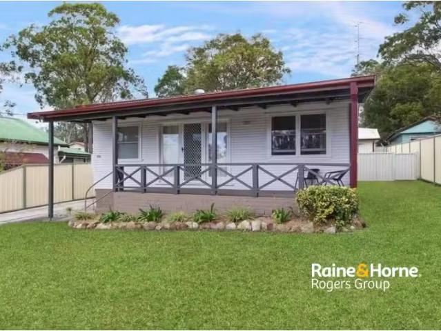 106 Panorama Avenue, CHARMHAVEN House for rent Listed by Jaci.