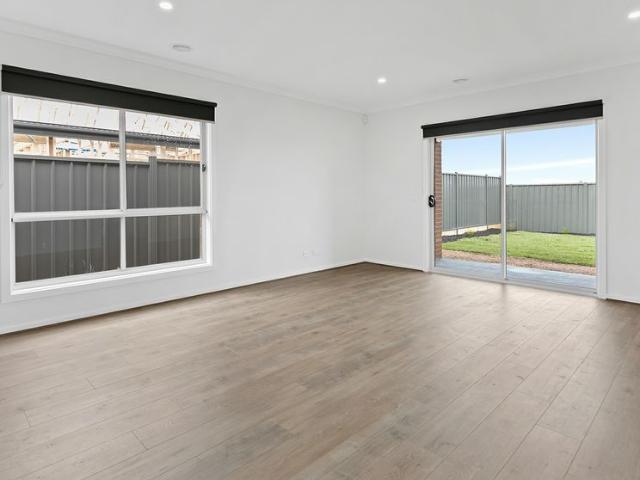 106 Pintail Drive, Melton South VIC, Belconnen