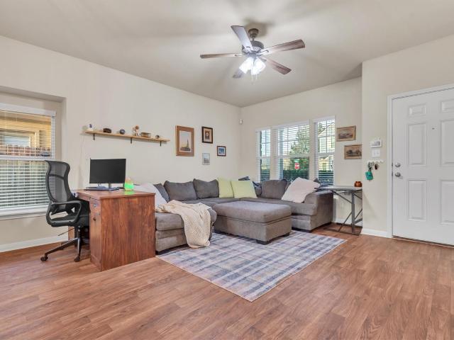 106 Preston Trl
