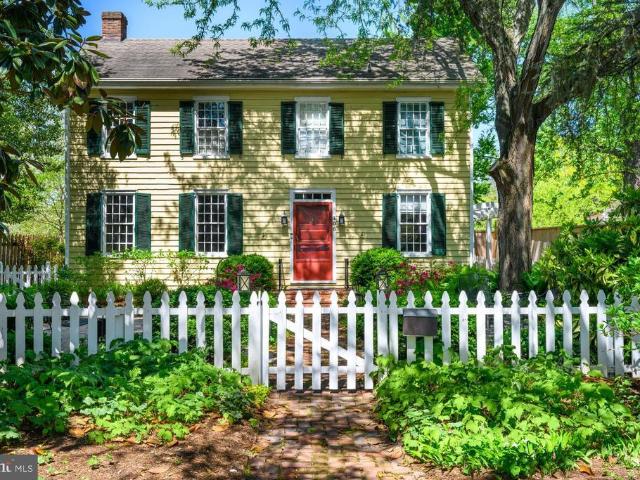 106 Queen Street S
