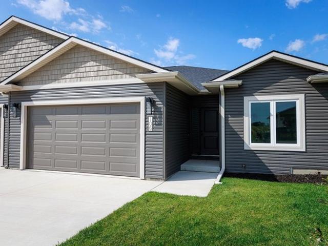 106 W 14th St, Madison, NE 68748