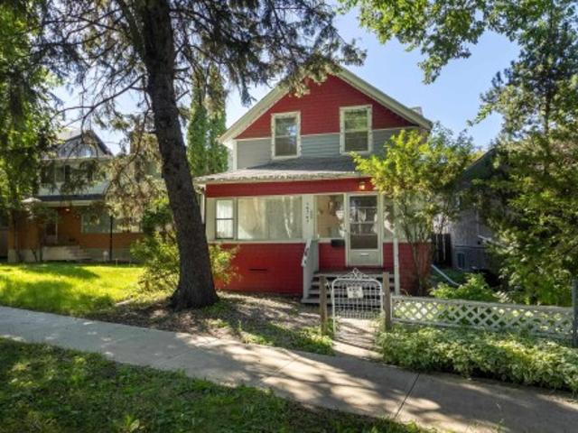 10747 University Avenue Nw, Edmonton, AB, T6E 4P8 house for sale | Listing ID E4504 | Royal LePage