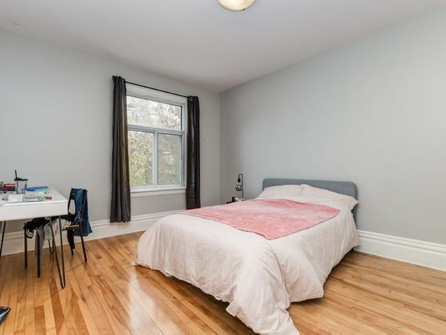 Ottawa, ON K1Y 3G8 1074 Gladstone Avenue 2B