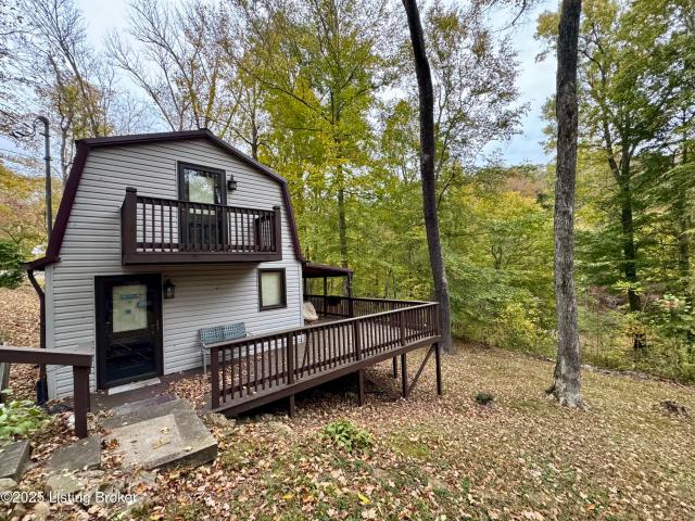 1074 Lake Of The Woods Loop