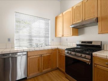 1074 Rathbone Cir, Folsom, CA 95630 | MLS #226032