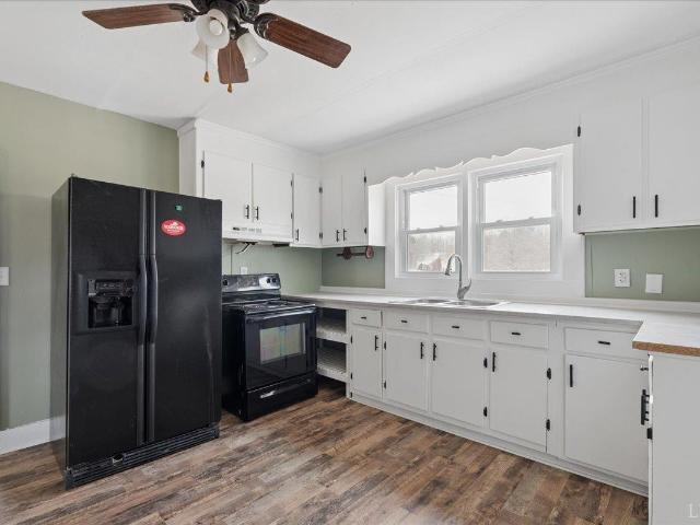 1074 Throckmorton Trail