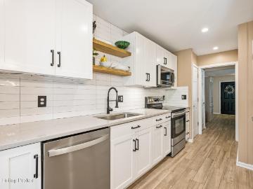 10755 Colonial Woods Ct