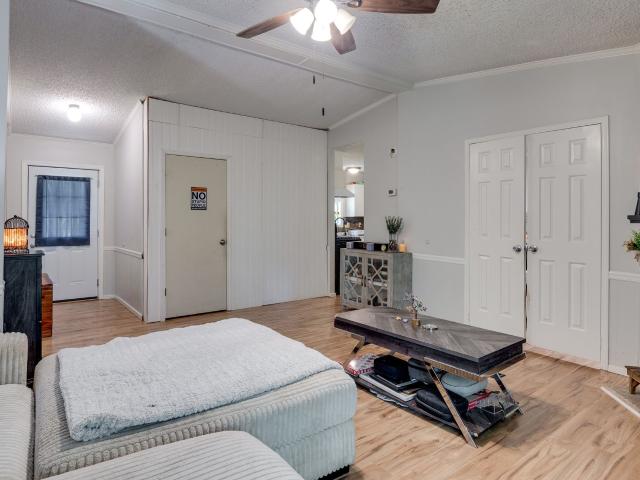 1075 Overlook Trl
