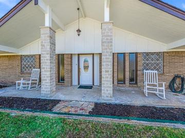 1075 Oak Ridge Dr, Terrell, TX 75160 | MLS #21095