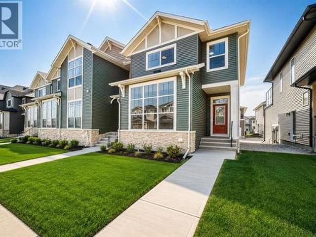 1075 Bayview Crescent Sw, Airdrie, AB, T4B 5N8 house for sale | Listing ID A2338 | Royal LePage